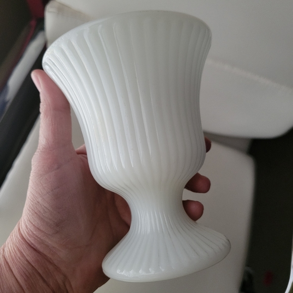 Vintage E.O. Brody Milk Glass Pedestal Vase ~ M7000 ~ Cleveland, OH ~ 1960s - Picture 8 of 14